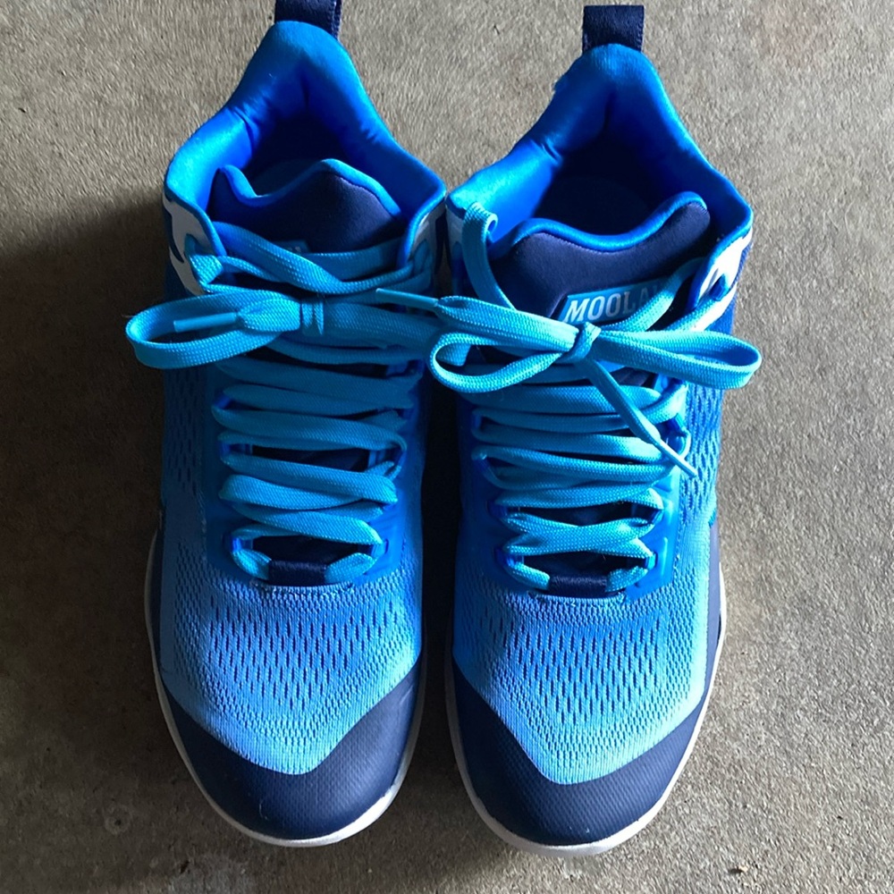 MOOLAH Women’s Basketball Sneakers, size 9